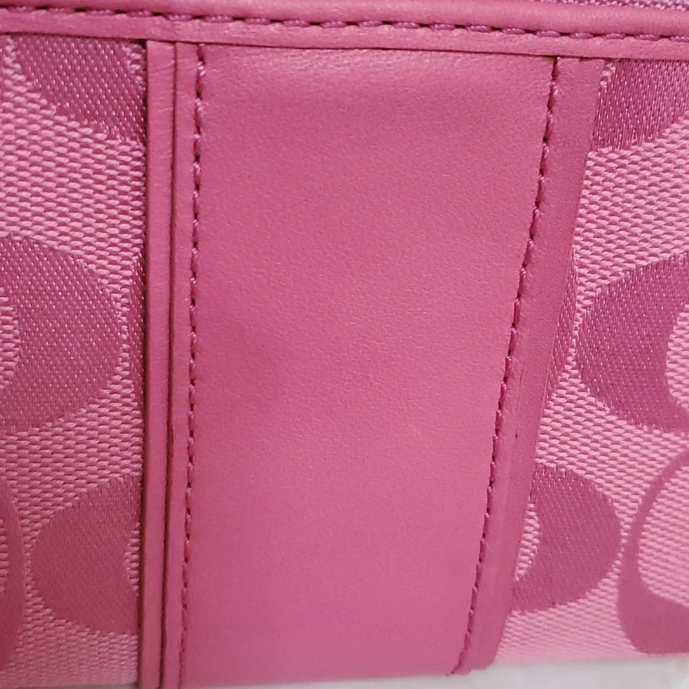 💕💖 COACH Pink Wrislet Wallet 💖💕 - Picture 7 of 12